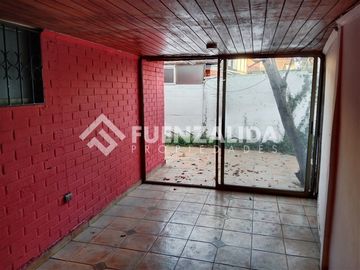 Casa en Venta en Monseñor Carlos Casanueva / Padre Luis Querbes