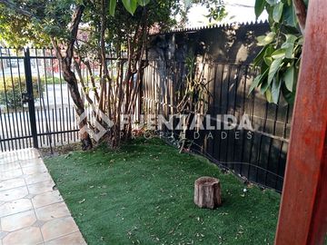 Casa en Venta en Monseñor Carlos Casanueva / Padre Luis Querbes