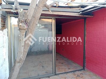 Casa en Venta en Monseñor Carlos Casanueva / Padre Luis Querbes