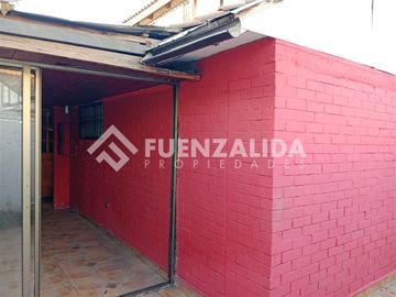 Casa en Venta en Monseñor Carlos Casanueva / Padre Luis Querbes