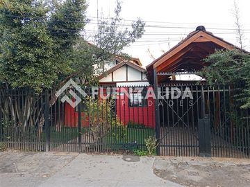 Casa en Venta en Monseñor Carlos Casanueva / Padre Luis Querbes