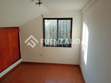 Casa en Venta en Monseñor Carlos Casanueva / Padre Luis Querbes