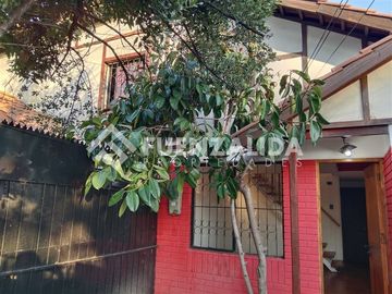 Casa en Venta en Monseñor Carlos Casanueva / Padre Luis Querbes