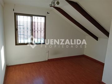 Casa en Venta en Monseñor Carlos Casanueva / Padre Luis Querbes