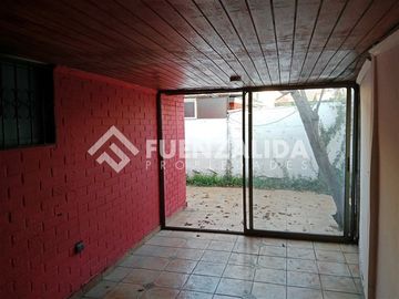 Casa en Venta en Monseñor Carlos Casanueva / Padre Luis Querbes