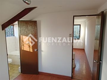 Casa en Venta en Monseñor Carlos Casanueva / Padre Luis Querbes