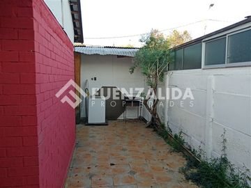 Casa en Venta en Monseñor Carlos Casanueva / Padre Luis Querbes
