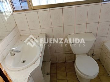 Casa en Venta en Monseñor Carlos Casanueva / Padre Luis Querbes