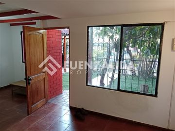 Casa en Venta en Monseñor Carlos Casanueva / Padre Luis Querbes
