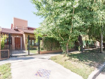 VENTA CASA 3 DORMITORIOS GLEW APTA CREDITO