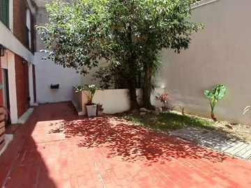 VENTA DEPTO 5 AMB CON PATIO Y COCHERAS CABALLITO