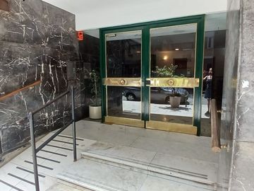 VENTA DEPTO 5 AMB CON PATIO Y COCHERAS CABALLITO