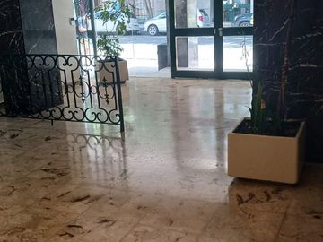 VENTA DEPTO 5 AMB CON PATIO Y COCHERAS CABALLITO