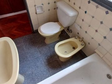 VENTA DEPTO 5 AMB CON PATIO Y COCHERAS CABALLITO