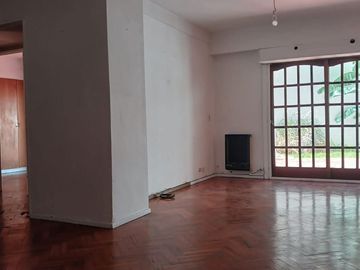 VENTA DEPTO 5 AMB CON PATIO Y COCHERAS CABALLITO