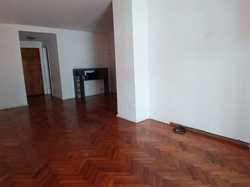 VENTA DEPTO 5 AMB CON PATIO Y COCHERAS CABALLITO