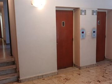 VENTA DEPTO 5 AMB CON PATIO Y COCHERAS CABALLITO