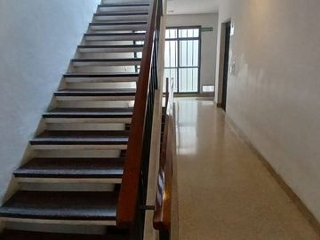 VENTA DEPTO 5 AMB CON PATIO Y COCHERAS CABALLITO