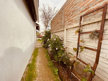Bela casa a una cuadra y media del mar. Punta de Tralca