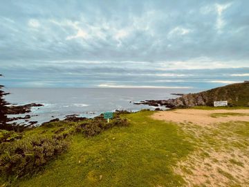 Bela casa a una cuadra y media del mar. Punta de Tralca