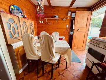 Bela casa a una cuadra y media del mar. Punta de Tralca