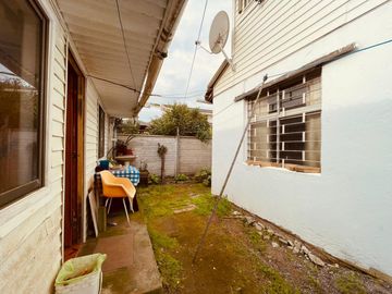Bela casa a una cuadra y media del mar. Punta de Tralca