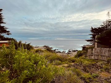 Bela casa a una cuadra y media del mar. Punta de Tralca