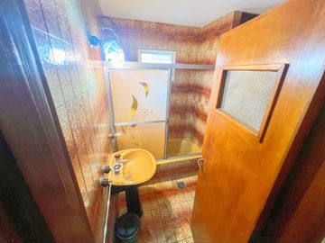 CASA 5 AMBIENTES PILETA JARDÍN RAFAEL CALZADA
