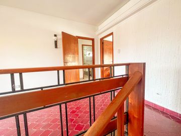 CASA 5 AMBIENTES PILETA JARDÍN RAFAEL CALZADA