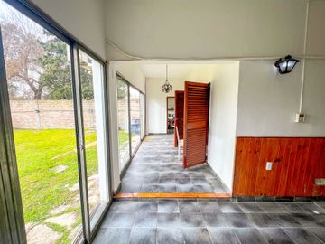 CASA 5 AMBIENTES PILETA JARDÍN RAFAEL CALZADA