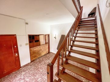 CASA 5 AMBIENTES PILETA JARDÍN RAFAEL CALZADA