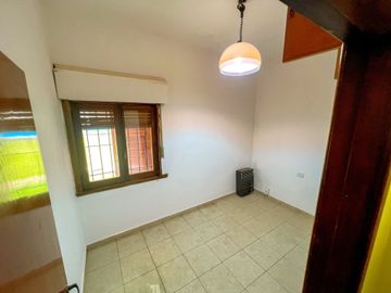 CASA 5 AMBIENTES PILETA JARDÍN RAFAEL CALZADA