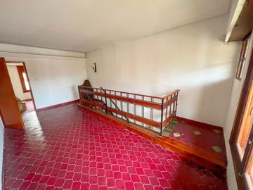 CASA 5 AMBIENTES PILETA JARDÍN RAFAEL CALZADA