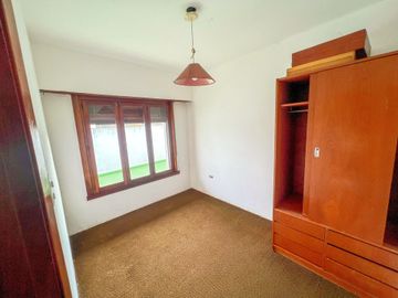 CASA 5 AMBIENTES PILETA JARDÍN RAFAEL CALZADA