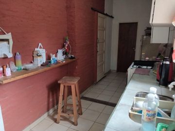 Venta Casa mas 2 departamentos Rafael Calzada