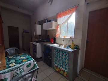 Venta Casa mas 2 departamentos Rafael Calzada