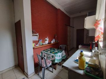 Venta Casa mas 2 departamentos Rafael Calzada
