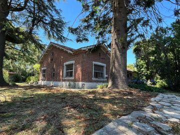 CASA 5 AMBIENTES EN VENTA LONGCHAMPS 3000mt2