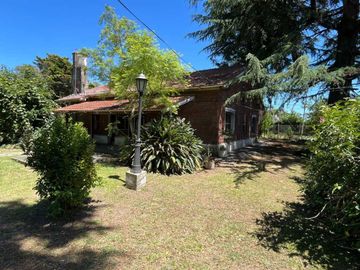 CASA 5 AMBIENTES EN VENTA LONGCHAMPS 3000mt2