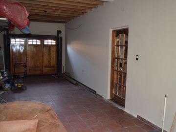 VENTA CASA 5 AMBIENTES EN LONGCHAMPS