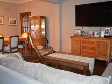 VENTA CASA 5 AMBIENTES EN LONGCHAMPS