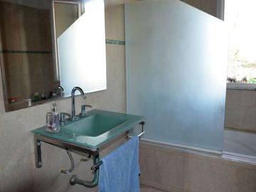 VENTA CASA 5 AMBIENTES EN LONGCHAMPS