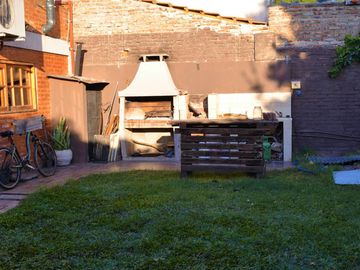 VENTA CASA 5 AMBIENTES EN LONGCHAMPS