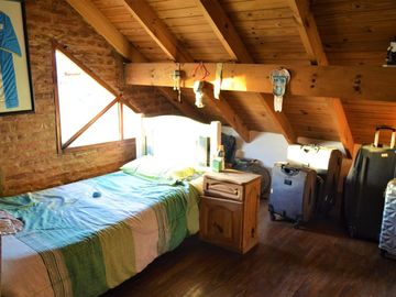 VENTA CASA 5 AMBIENTES EN LONGCHAMPS