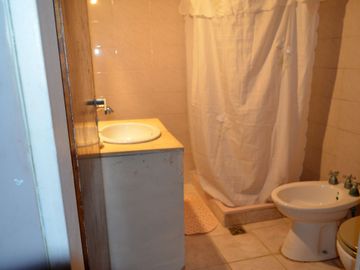 VENTA CASA 5 AMBIENTES EN LONGCHAMPS