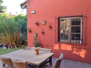 VENTA CASA 5 AMBIENTES EN LONGCHAMPS