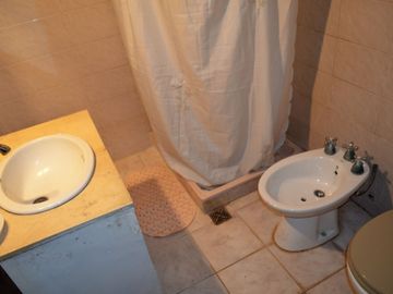 VENTA CASA 5 AMBIENTES EN LONGCHAMPS