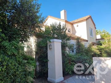Casa en Venta en Condominio Las bandadas
