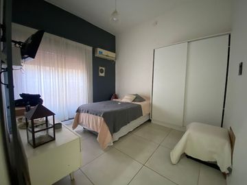 VENTA PH 4 AMBIENTES EN BERAZATEGUI CON PATIO