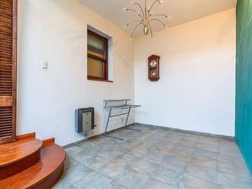CASA DE PASILLO EN VENTA LOURDES TRES DORMITORIOS